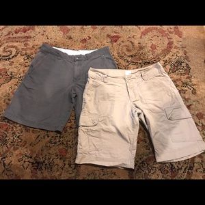 2 Pairs Sz 11 Outdoor Shorts Columbia & Roxy